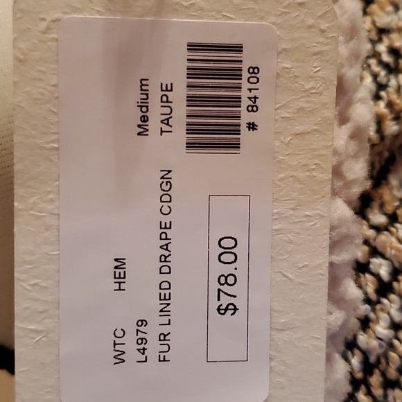 Sweater - Picture 4 of 7